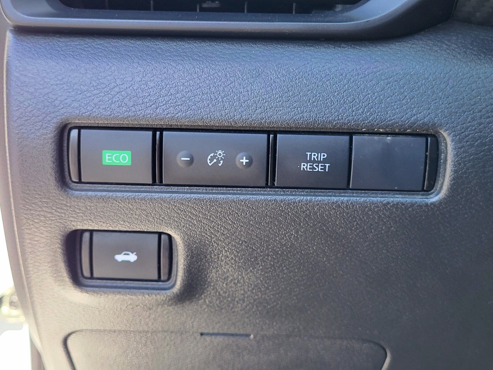 Used 2025 Nissan Sentra S image 23