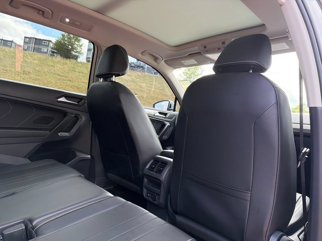 Used 2022 Volkswagen Tiguan SE AWD/4WD image 30