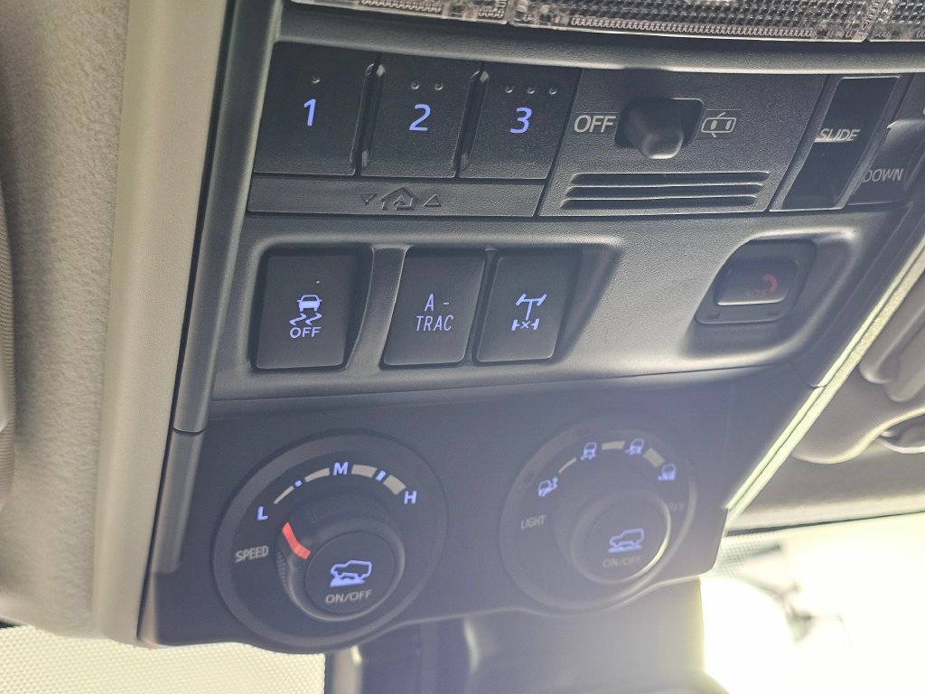 Used 2021 Toyota 4Runner TRD Off-Road Premium w/ Moonroof Package AWD/4WD image 35