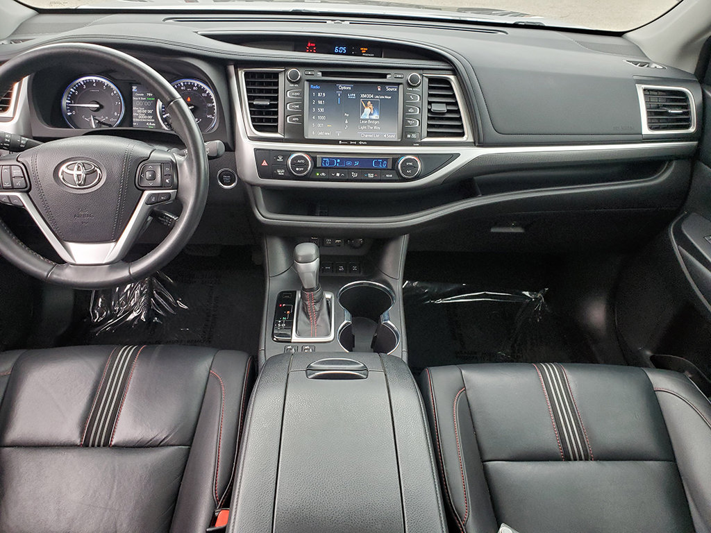 Used 2019 Toyota Highlander SE AWD/4WD image 16