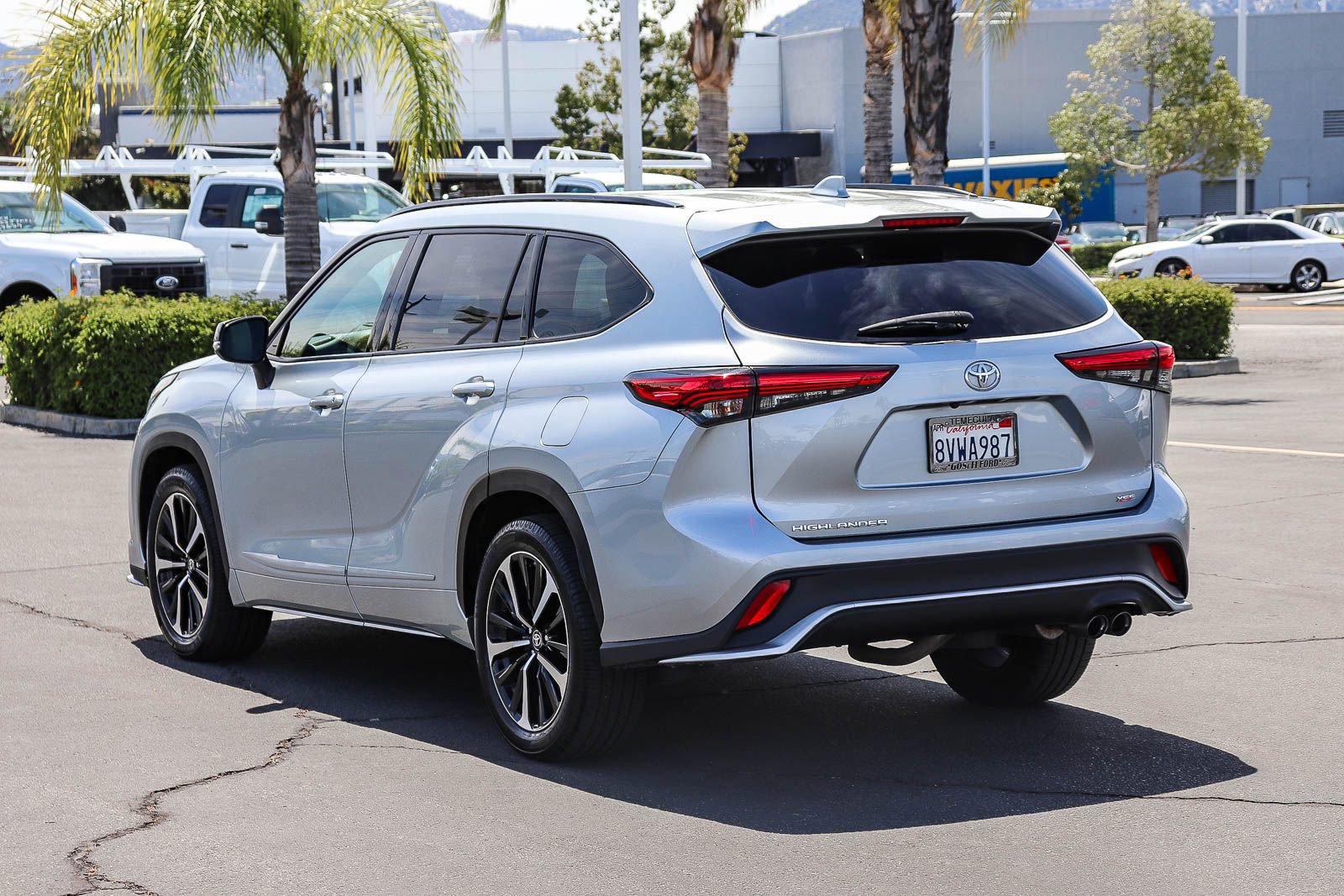 Used 2021 Toyota Highlander XSE FWD image 6