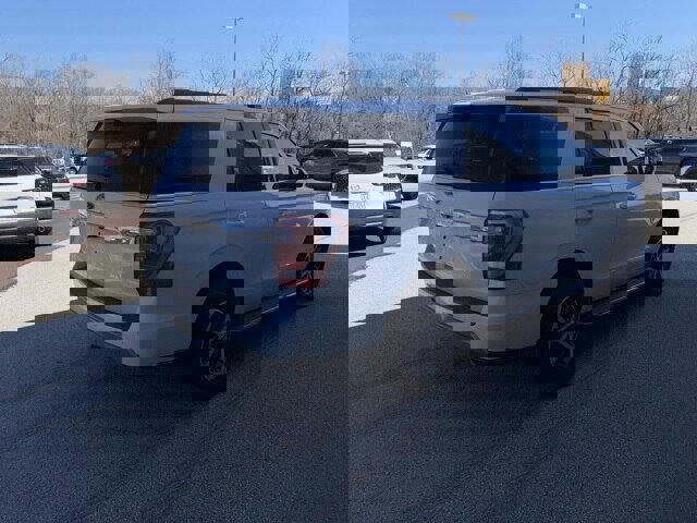 Certified 2020 Ford Expedition XLT w/ Equipment Group 202A image 16