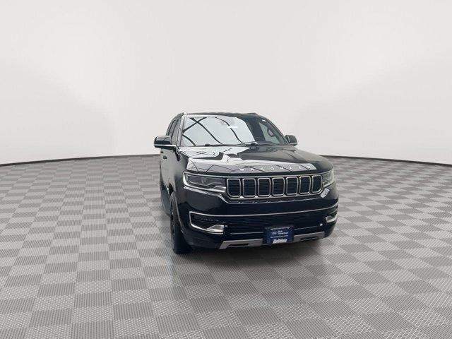 Used 2024 Jeep Wagoneer L Series II AWD/4WD image 36