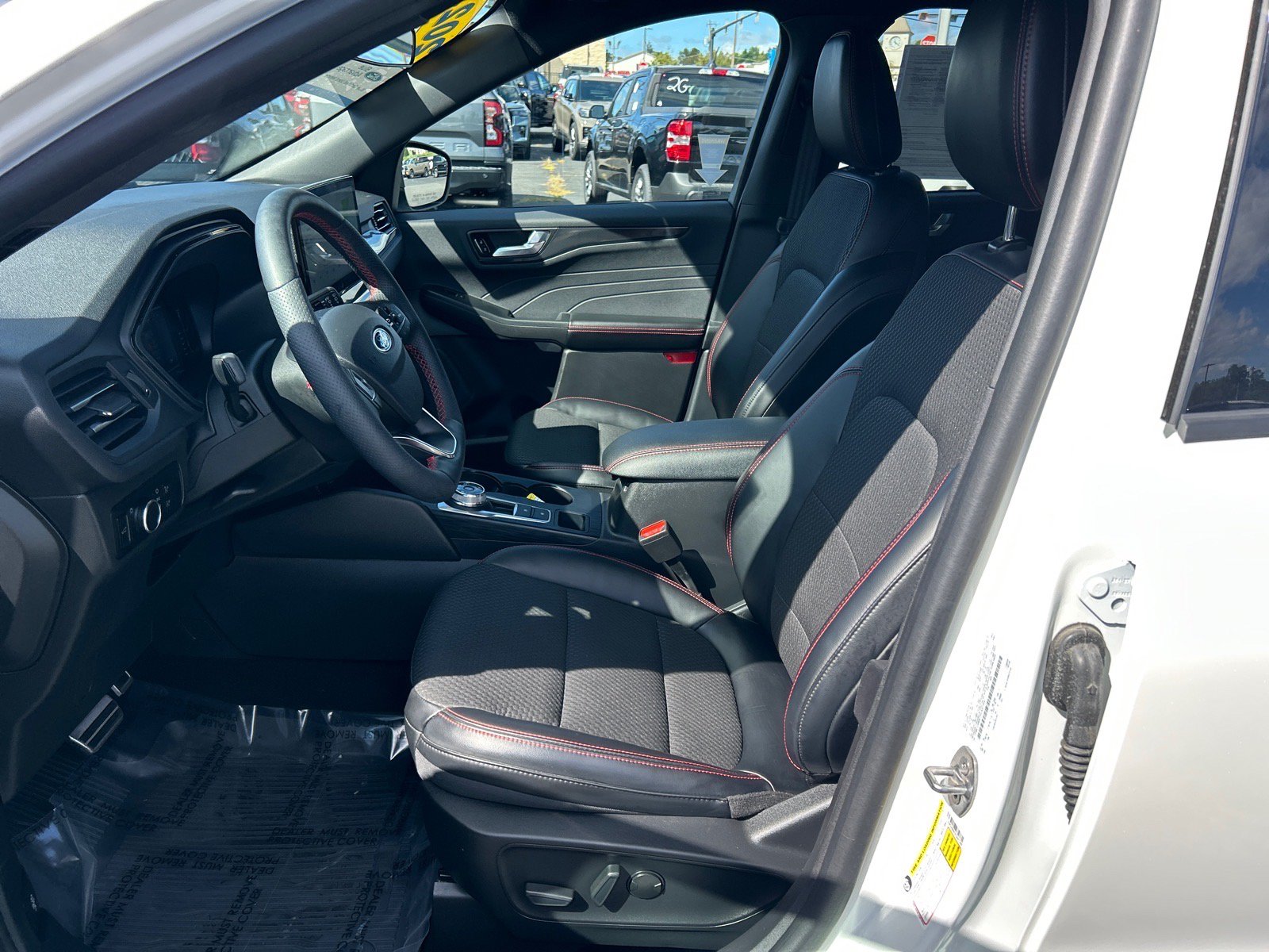Certified 2023 Ford Escape ST-Line w/ Tech Pack #1 AWD/4WD image 6