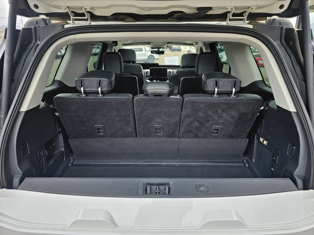 Certified 2025 Ford Expedition Platinum AWD/4WD image 10