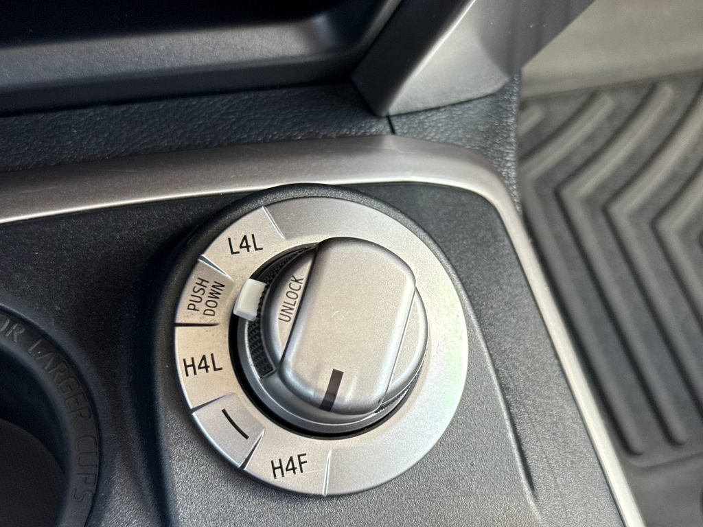 Used 2021 Toyota 4Runner Limited AWD/4WD image 25