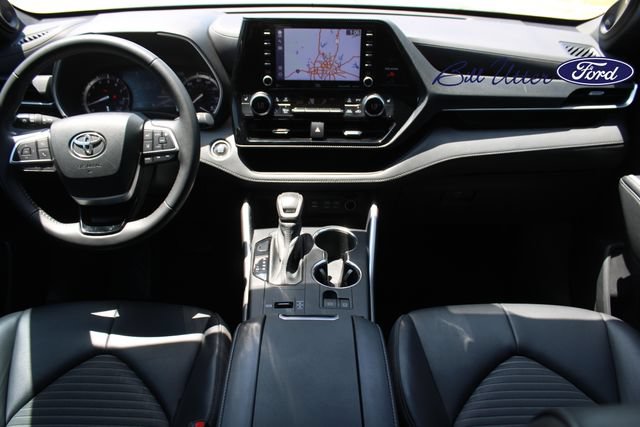 Used 2022 Toyota Highlander XSE FWD image 17