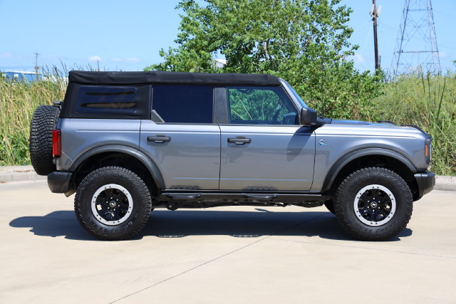 Certified 2022 Ford Bronco Black Diamond w/ Sasquatch Package AWD/4WD image 4