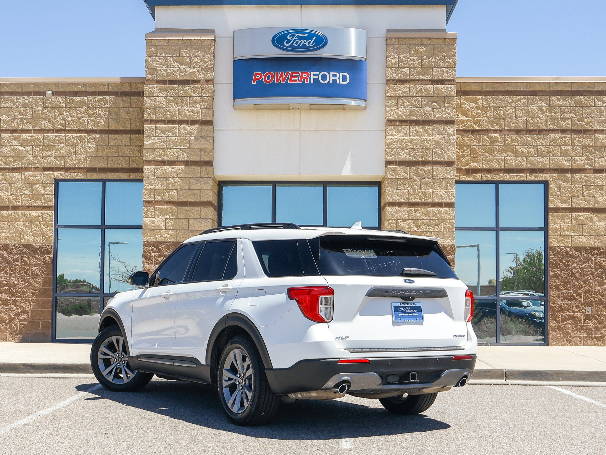 Certified 2022 Ford Explorer XLT w/ Equipment Group 202A RWD image 8