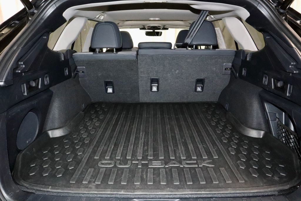Used 2025 Subaru Outback Onyx Edition image 14