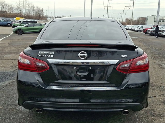 Used 2017 Nissan Altima 2.5 SR w/ Midnight Edition Package image 3