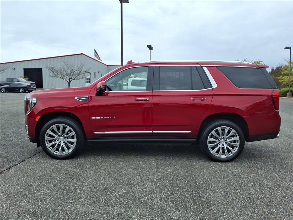 Used 2021 GMC Yukon Denali w/ Denali Premium Package image 16