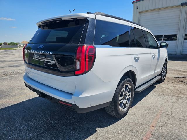 Certified 2025 Ford Expedition Active AWD/4WD image 8