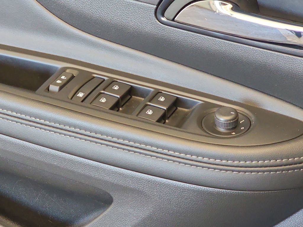 Used 2022 Buick Encore Preferred w/ Safety Package AWD/4WD image 25