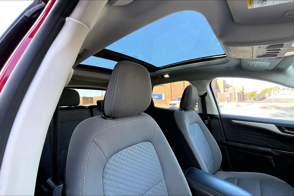 Certified 2022 Ford Escape SE w/ SE Sport Appearance Package FWD image 21