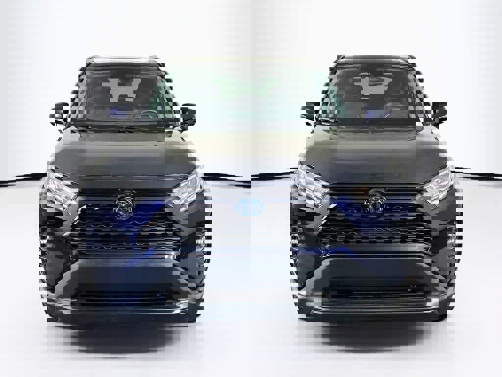 Used 2021 Toyota RAV4 XLE Premium image 6