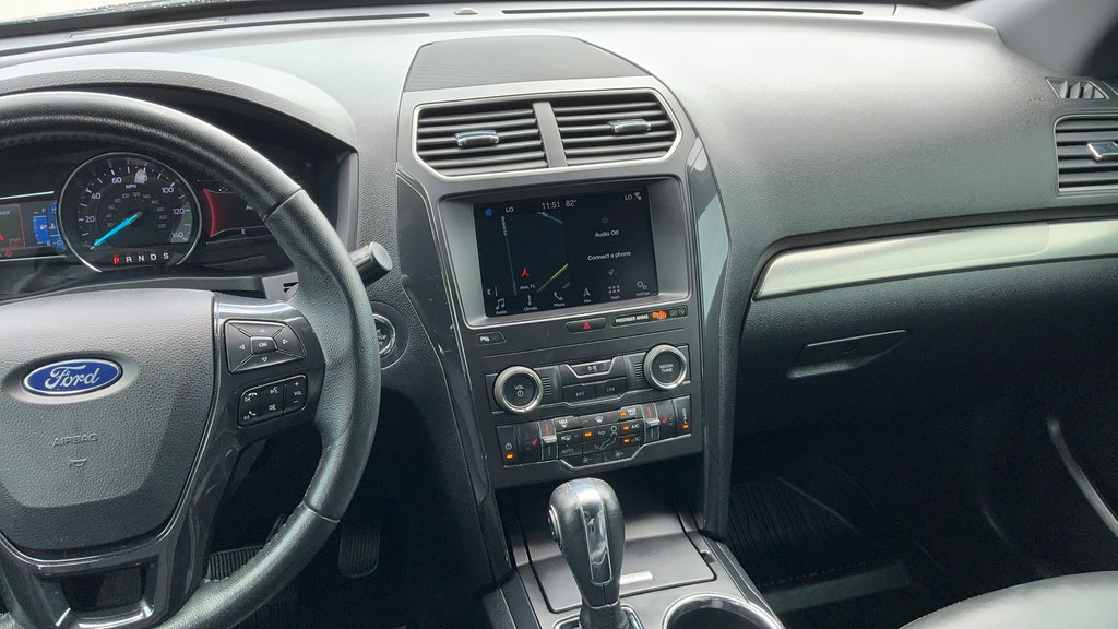Certified 2019 Ford Explorer XLT w/ Equipment Group 202A FWD image 8