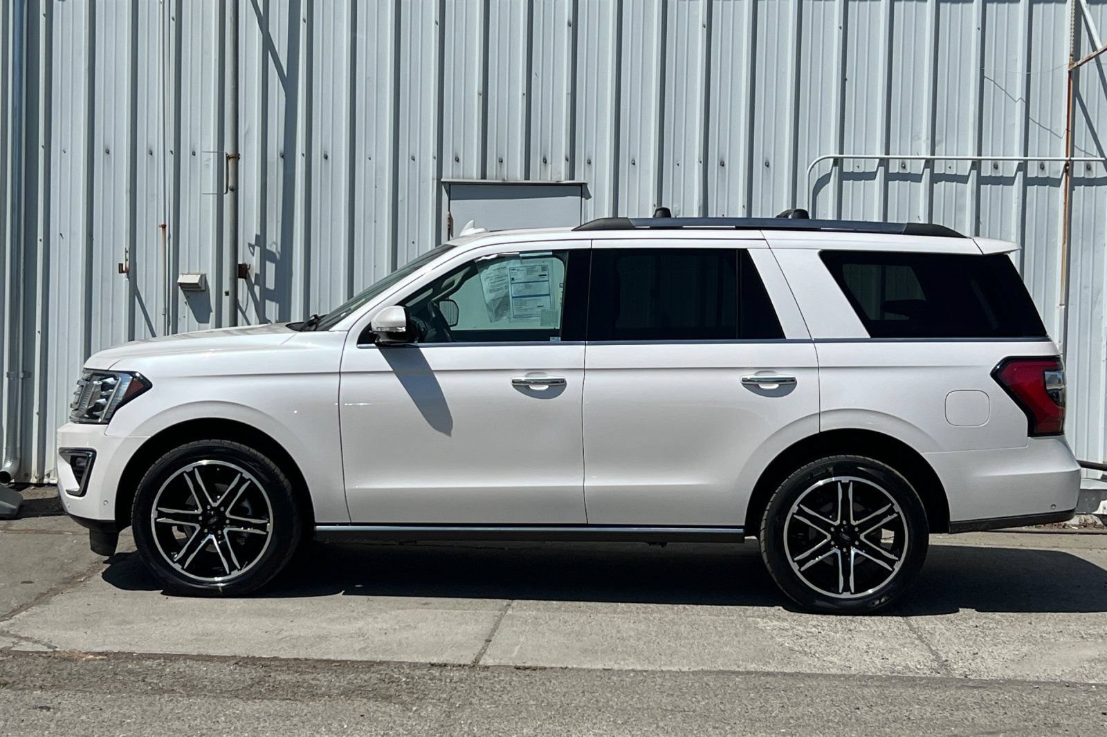Certified 2019 Ford Expedition Limited w/ Special Edition Package AWD/4WD image 7