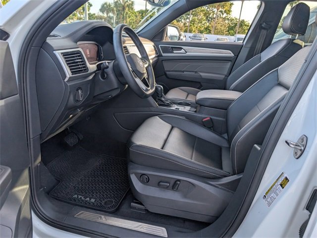 Used 2022 Volkswagen Atlas Cross Sport SE image 6