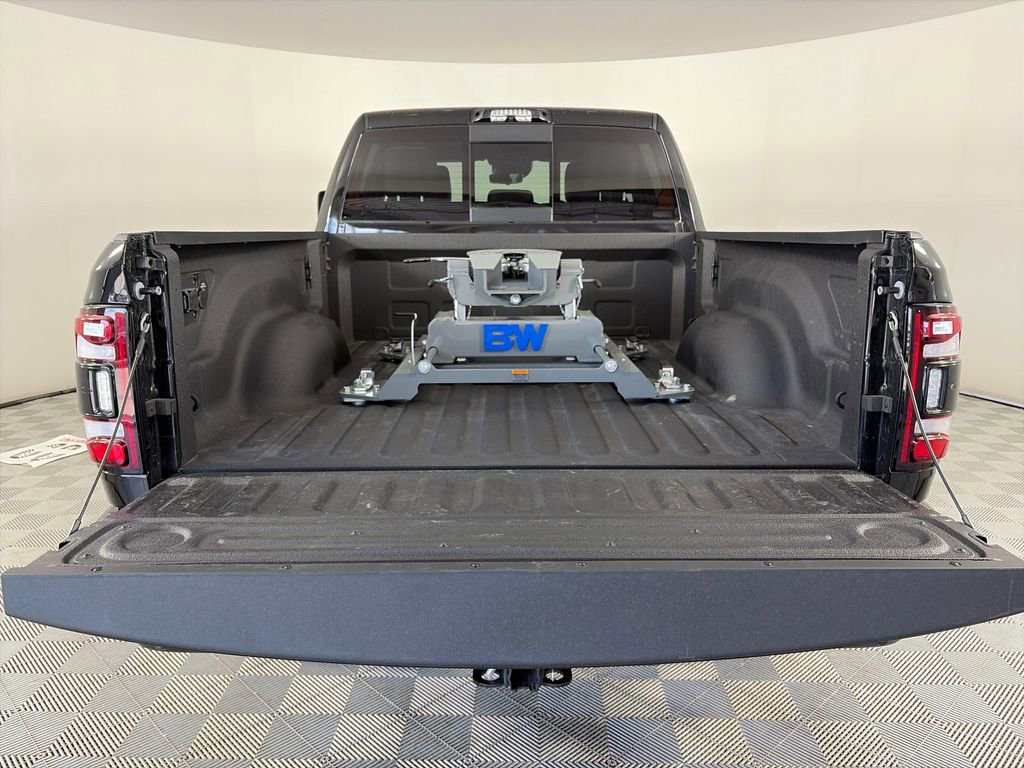 Used 2024 RAM 3500 Limited AWD/4WD image 28