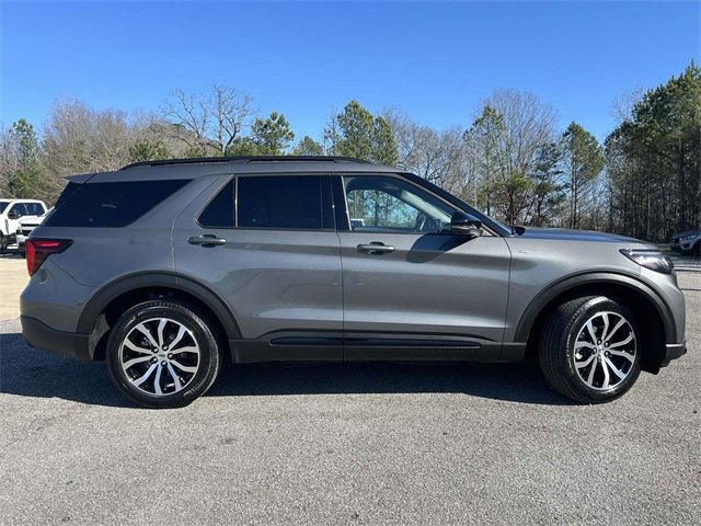 Certified 2025 Ford Explorer ST-Line image 6