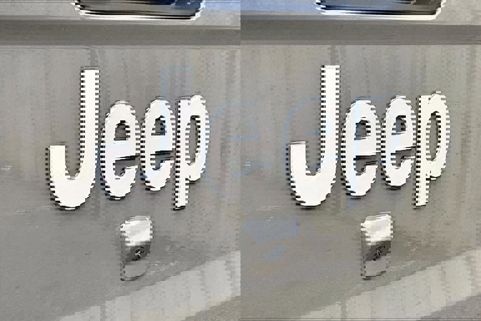 Used 2020 Jeep Gladiator Overland image 32