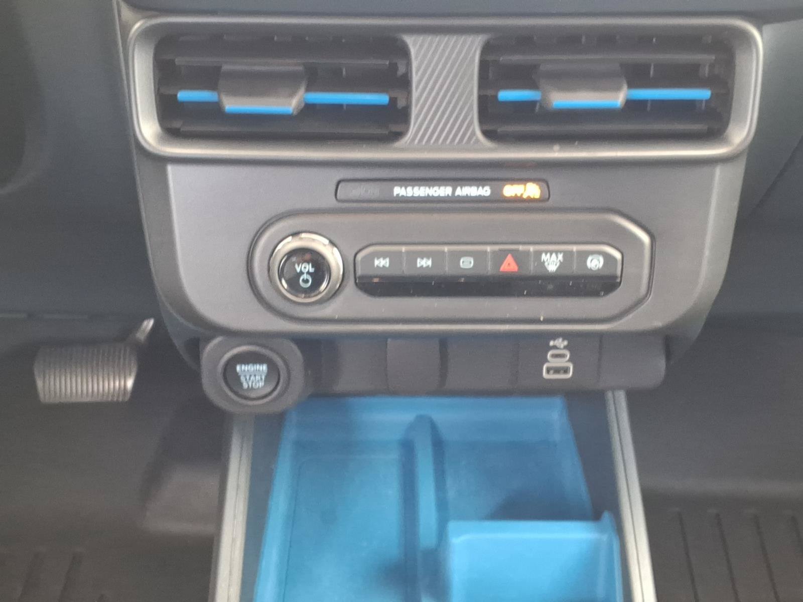 Certified 2025 Ford Maverick XLT w/ XLT Luxury Package FWD image 16
