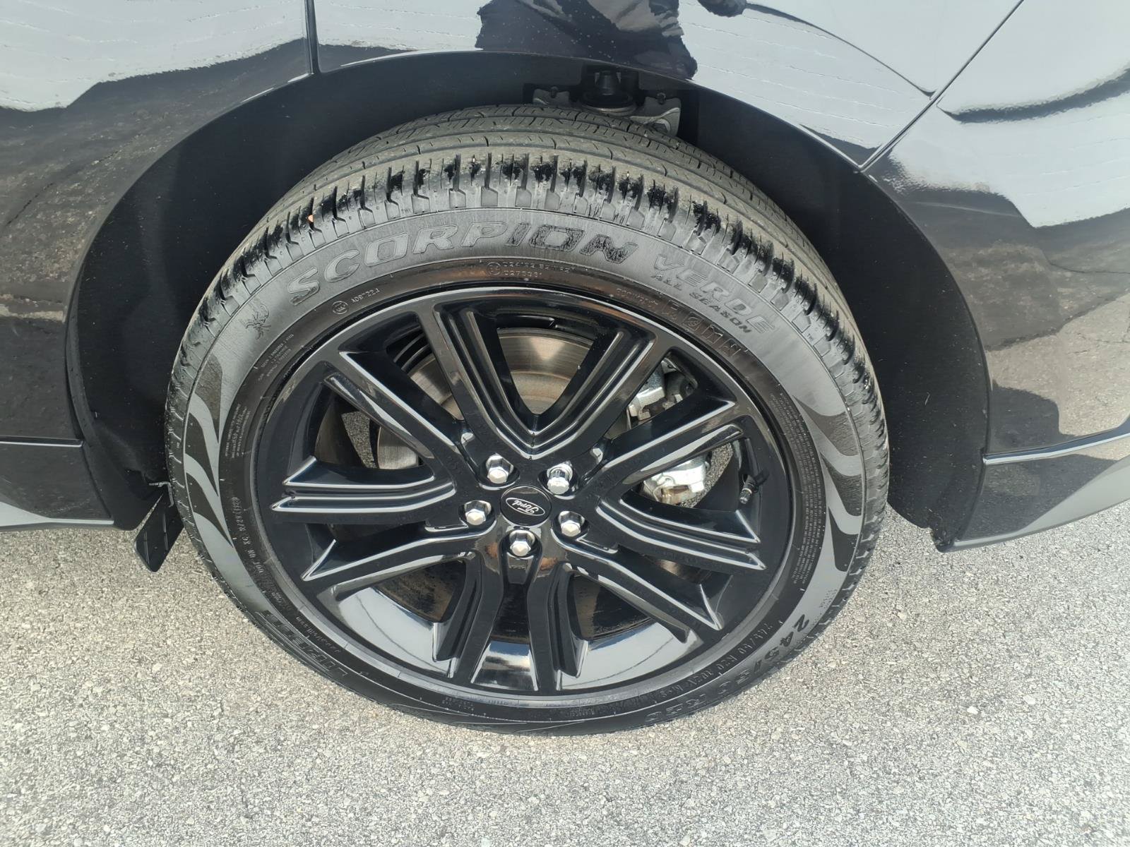 Certified 2024 Ford Edge ST-Line AWD/4WD image 8