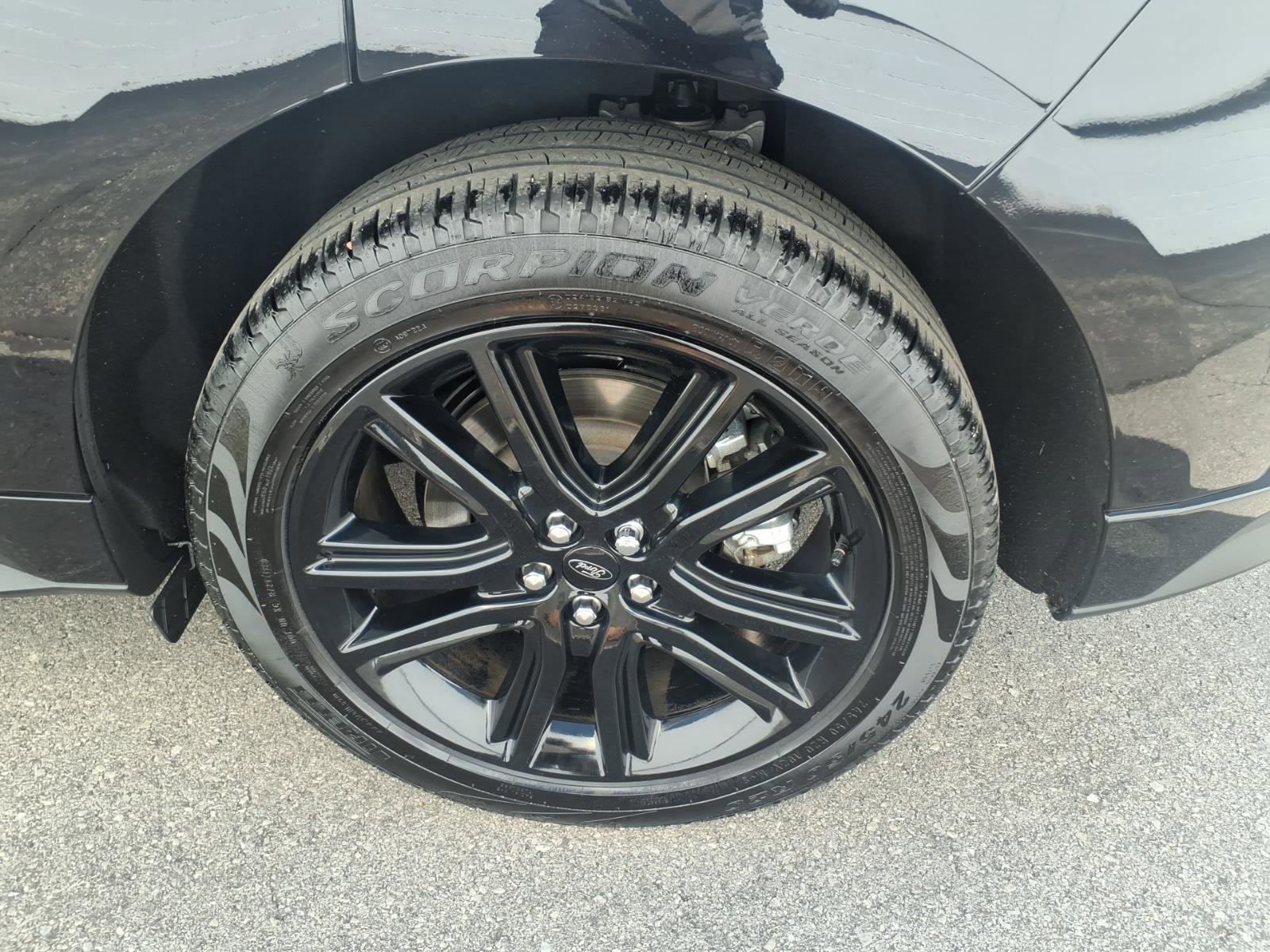 Certified 2024 Ford Edge ST-Line image 8