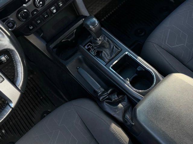 Used 2019 Toyota Tacoma TRD Off-Road w/ Technology Package image 29