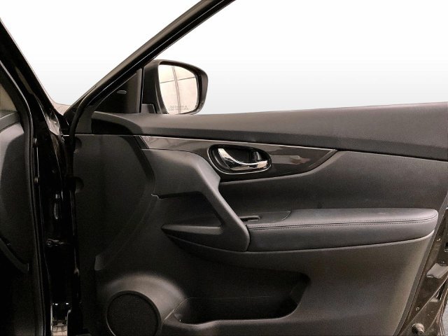 Used 2019 Nissan Rogue SV AWD/4WD image 23