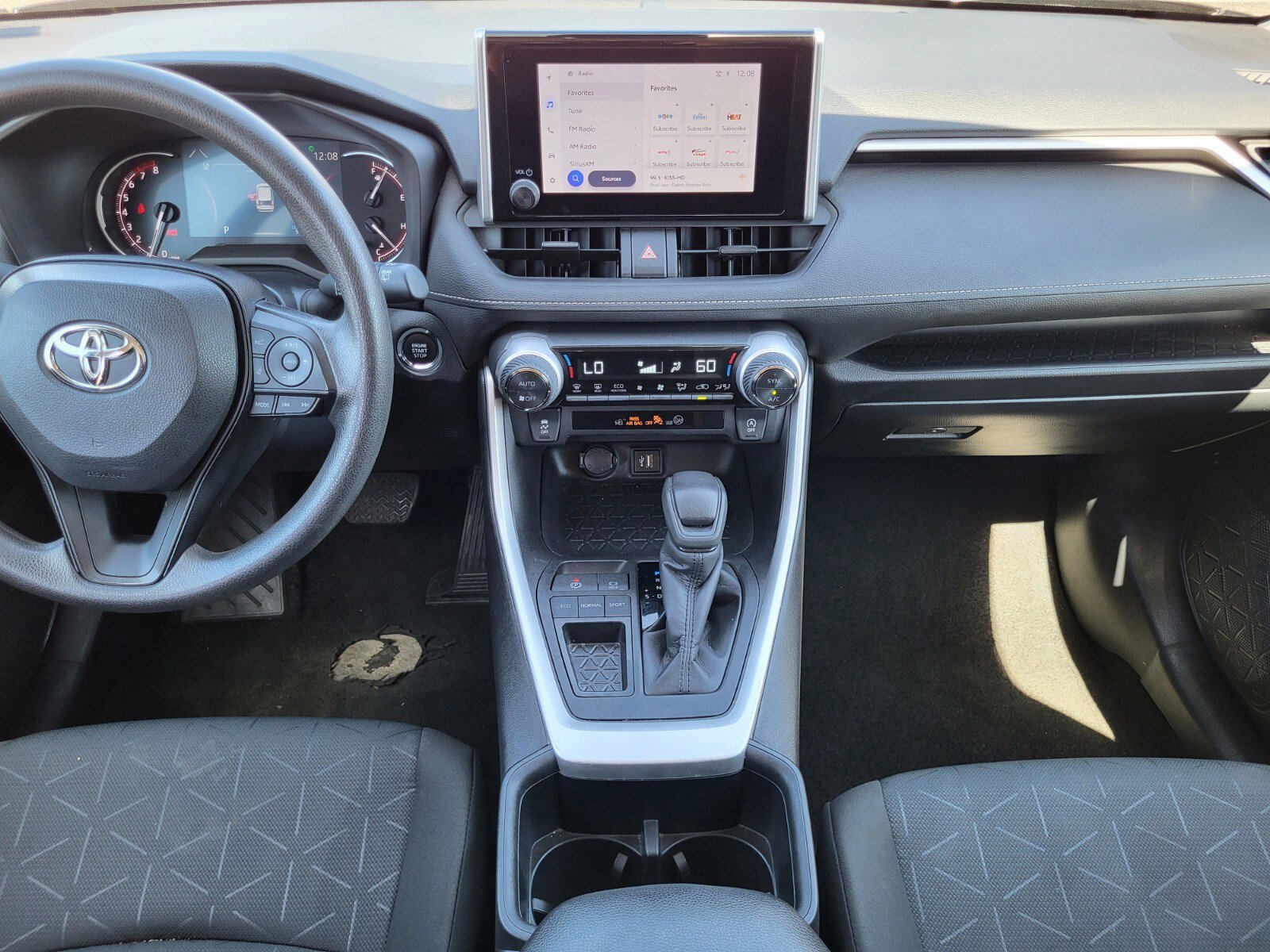 Used 2024 Toyota RAV4 XLE image 15