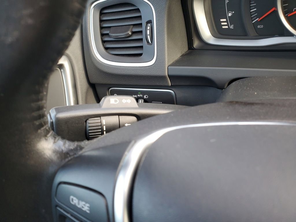 Used 2017 Volvo S60 T5 Dynamic image 20