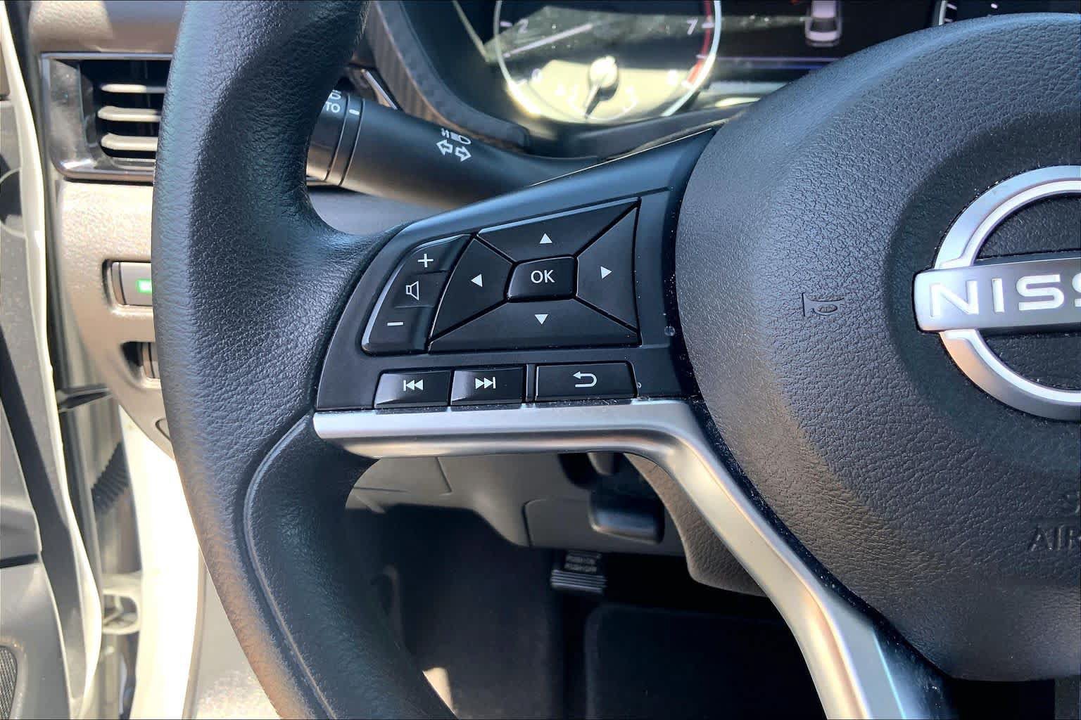 Used 2024 Nissan Sentra SV FWD image 24