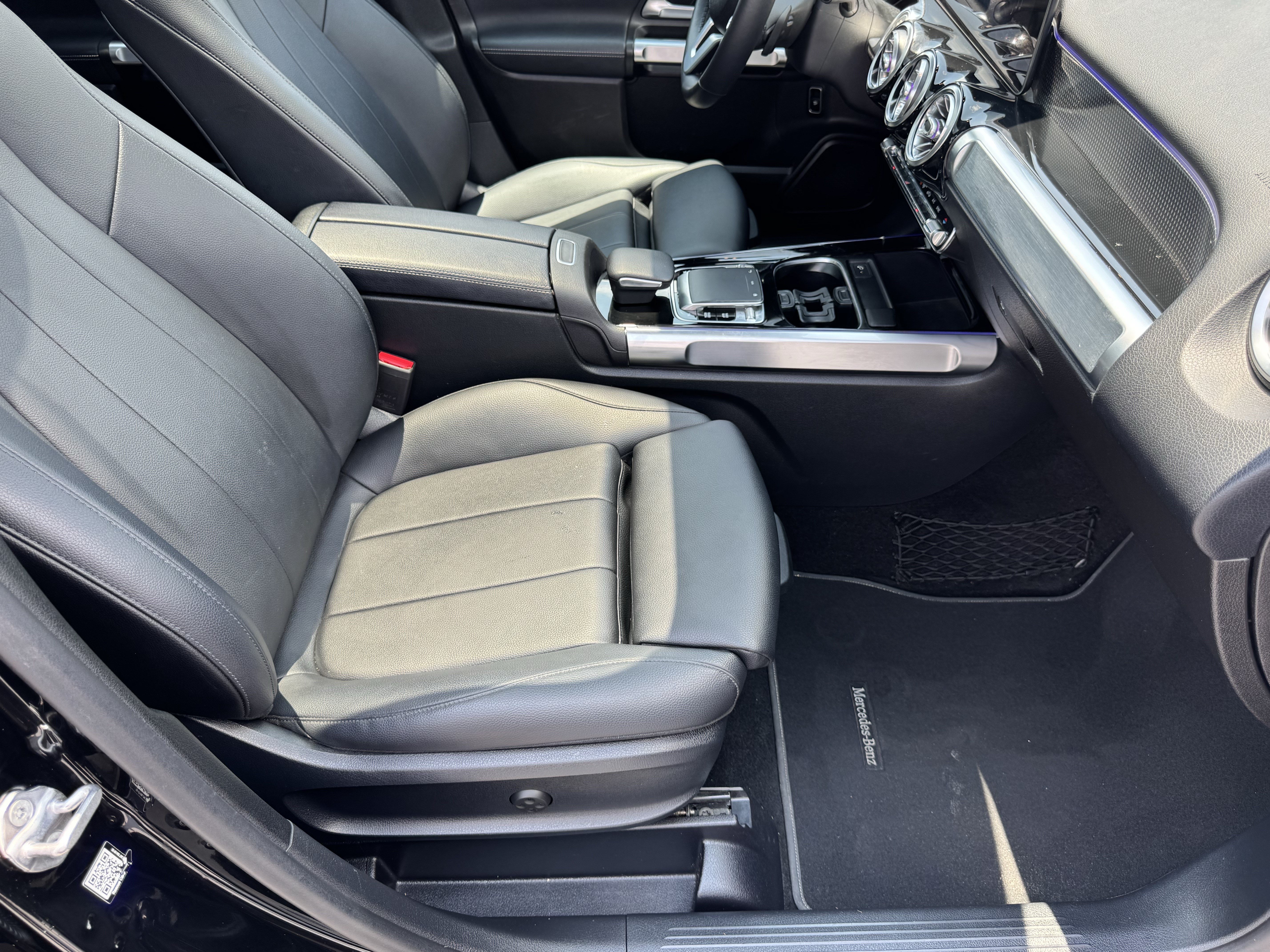 Used 2020 Mercedes-Benz GLB 250 4MATIC image 16