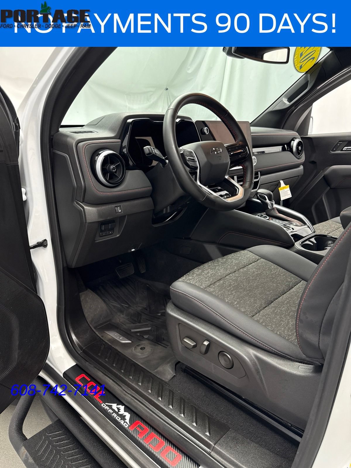 Used 2024 Chevrolet Colorado Z71 w/ Z71 Convenience Package 2 AWD/4WD image 12