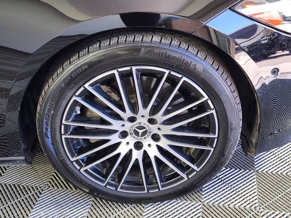 Used 2025 Mercedes-Benz C 300 4MATIC Sedan image 9