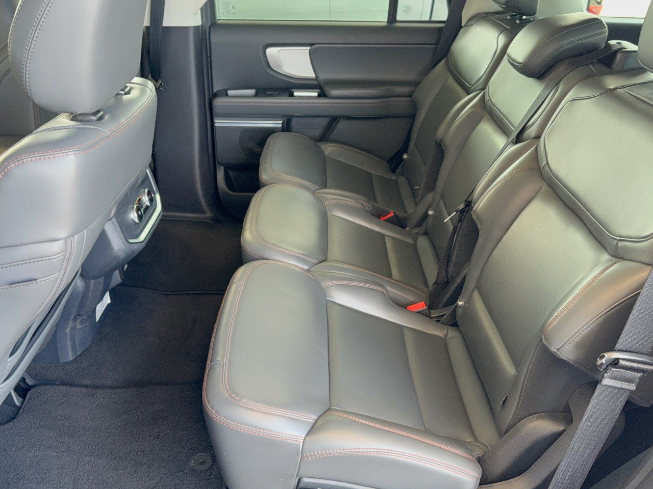 Certified 2025 Ford Expedition Active AWD/4WD image 25