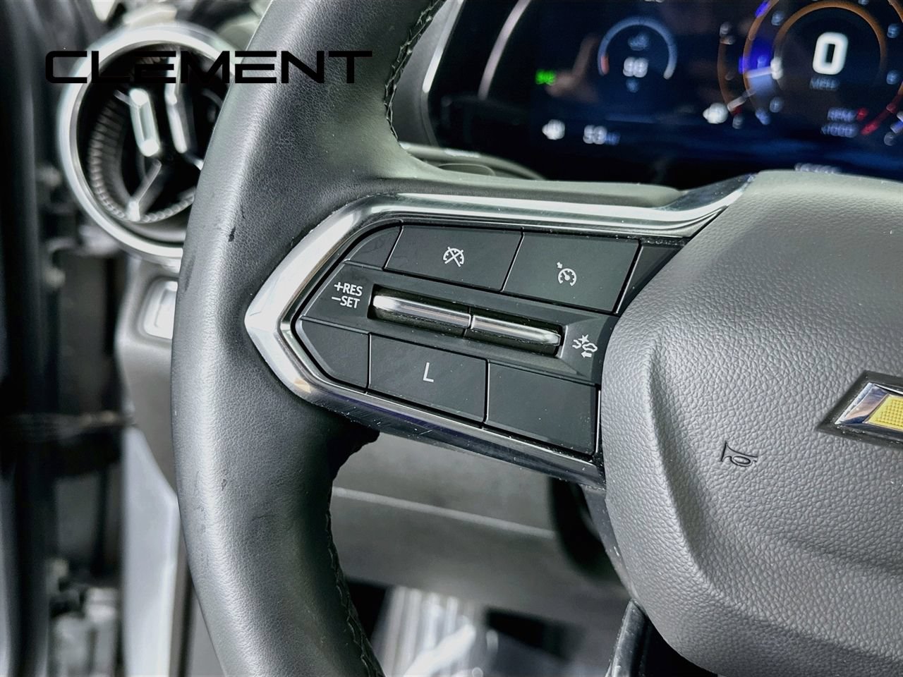 Used 2025 Chevrolet Equinox LT w/ Safety and Technology Package FWD image 16