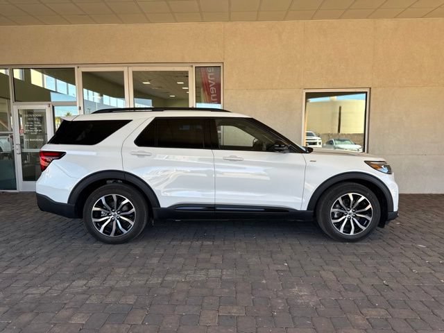 Certified 2026 Ford Explorer ST-Line RWD image 5