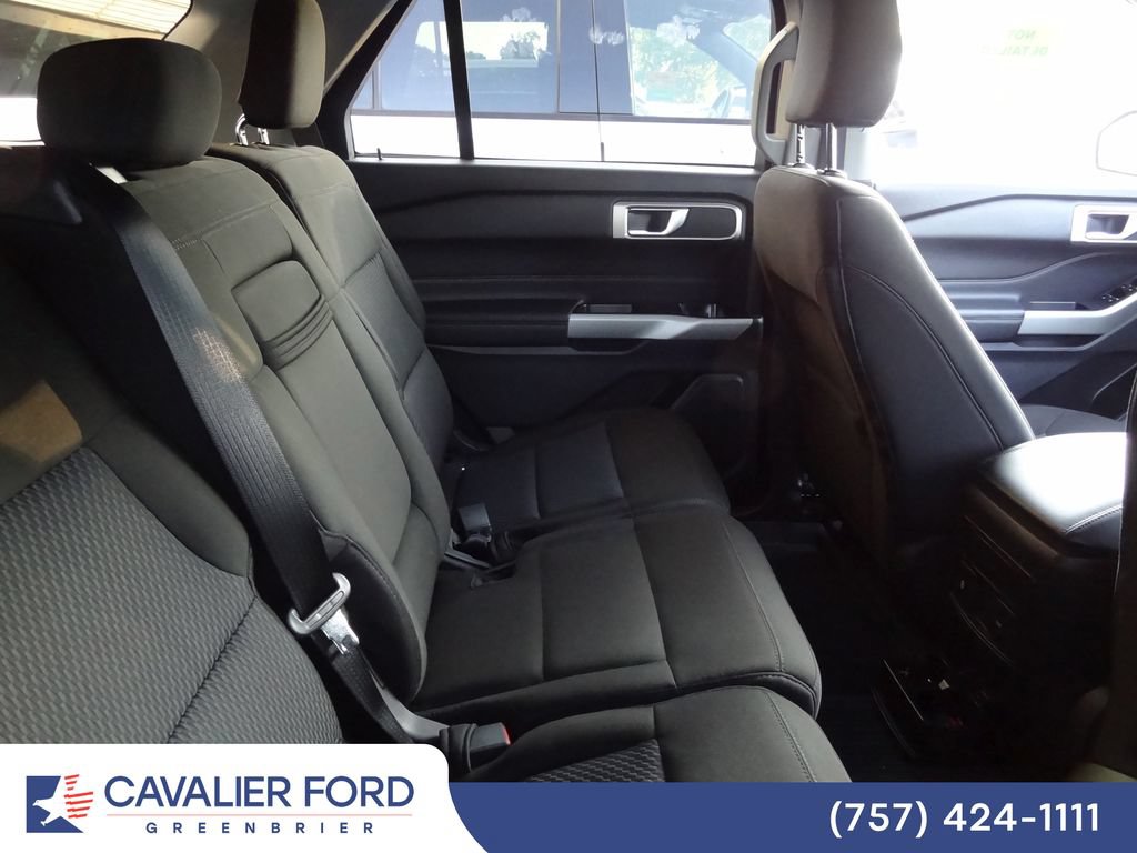 Certified 2024 Ford Explorer XLT RWD image 9