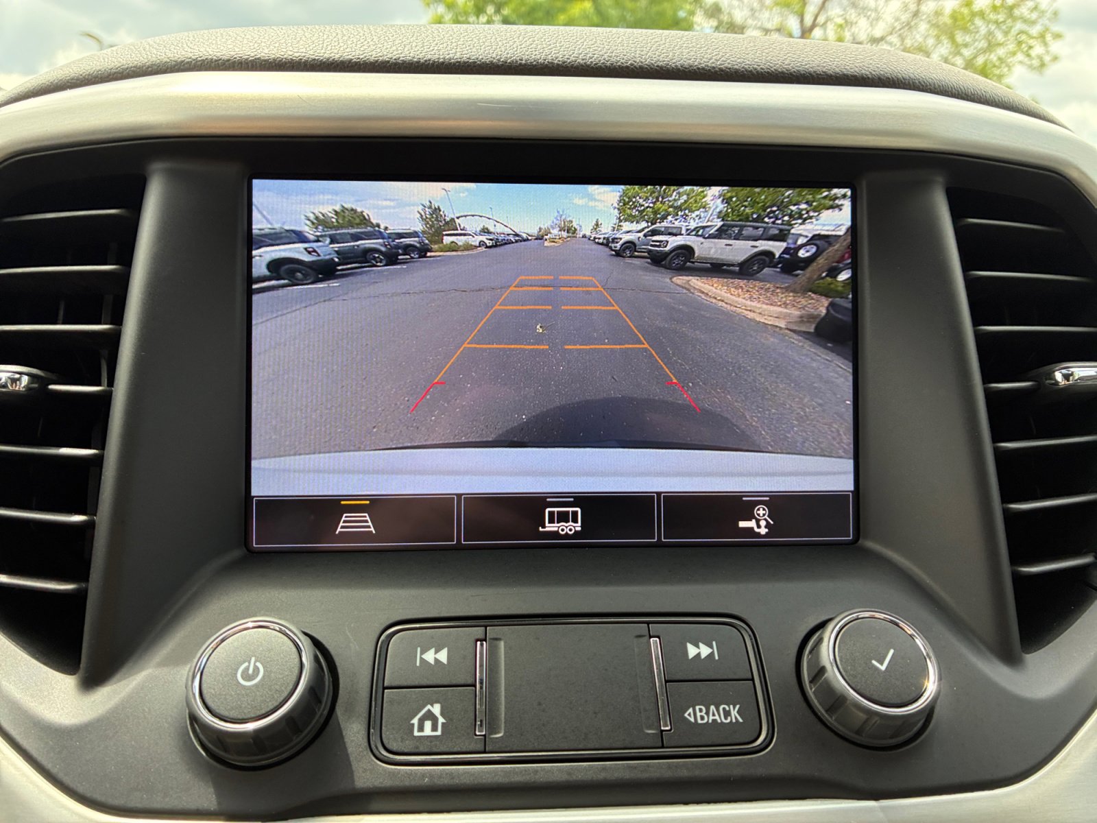 Used 2021 GMC Acadia SLT w/ Preferred Package AWD/4WD image 29