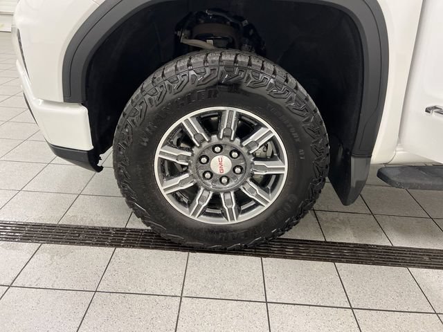 Used 2024 GMC Sierra 1500 AT4 w/ Technology Package AWD/4WD image 10