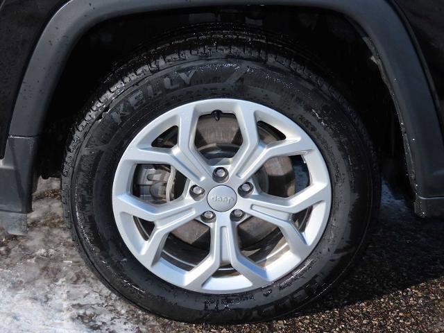 Used 2024 Jeep Compass Latitude image 15