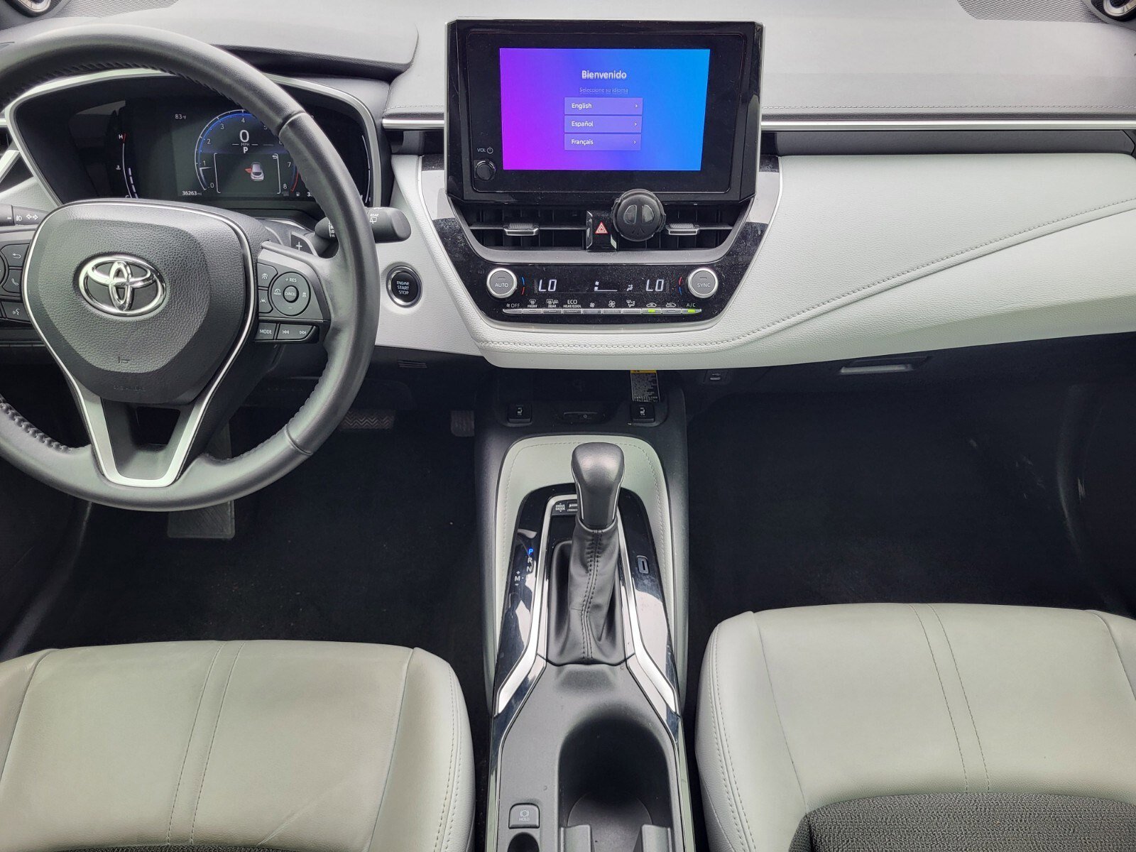 Used 2025 Toyota Corolla XSE FWD image 15