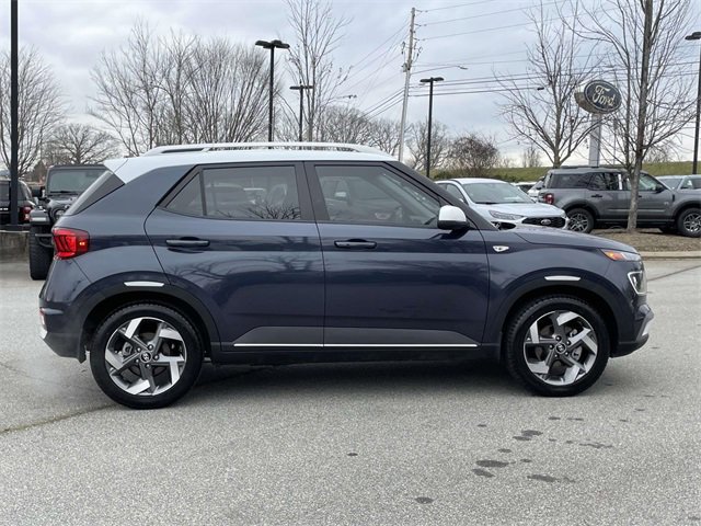 Used 2022 Hyundai Venue Limited image 6