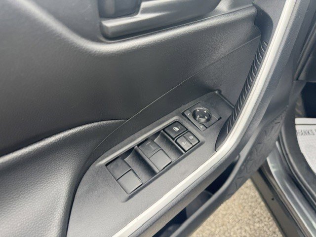 Used 2023 Toyota RAV4 LE AWD/4WD image 12