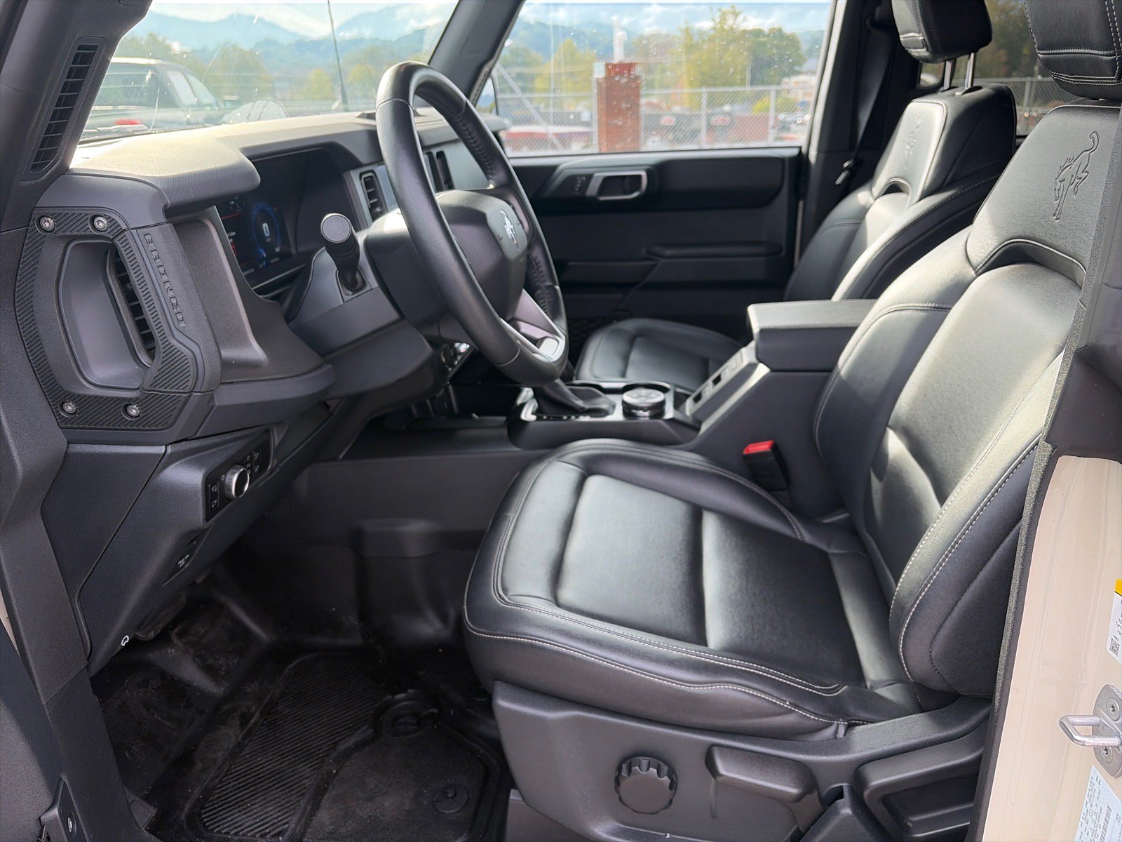 Certified 2025 Ford Bronco Badlands AWD/4WD image 18