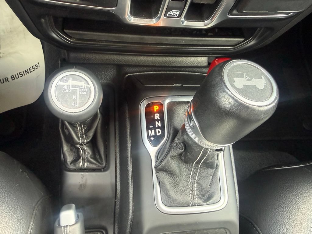 Used 2021 Jeep Wrangler Unlimited Sahara w/ Cold Weather Group AWD/4WD image 31