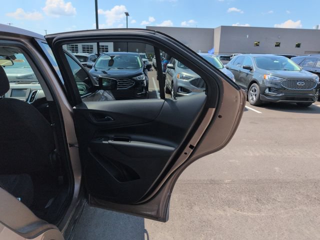 Used 2018 Chevrolet Equinox LT AWD/4WD image 16